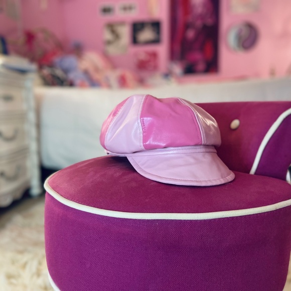 Urban Outfitters Y2k Style Novelty Newsboy Cap Pink Faux Leather Statement Hat - Picture 5 of 5